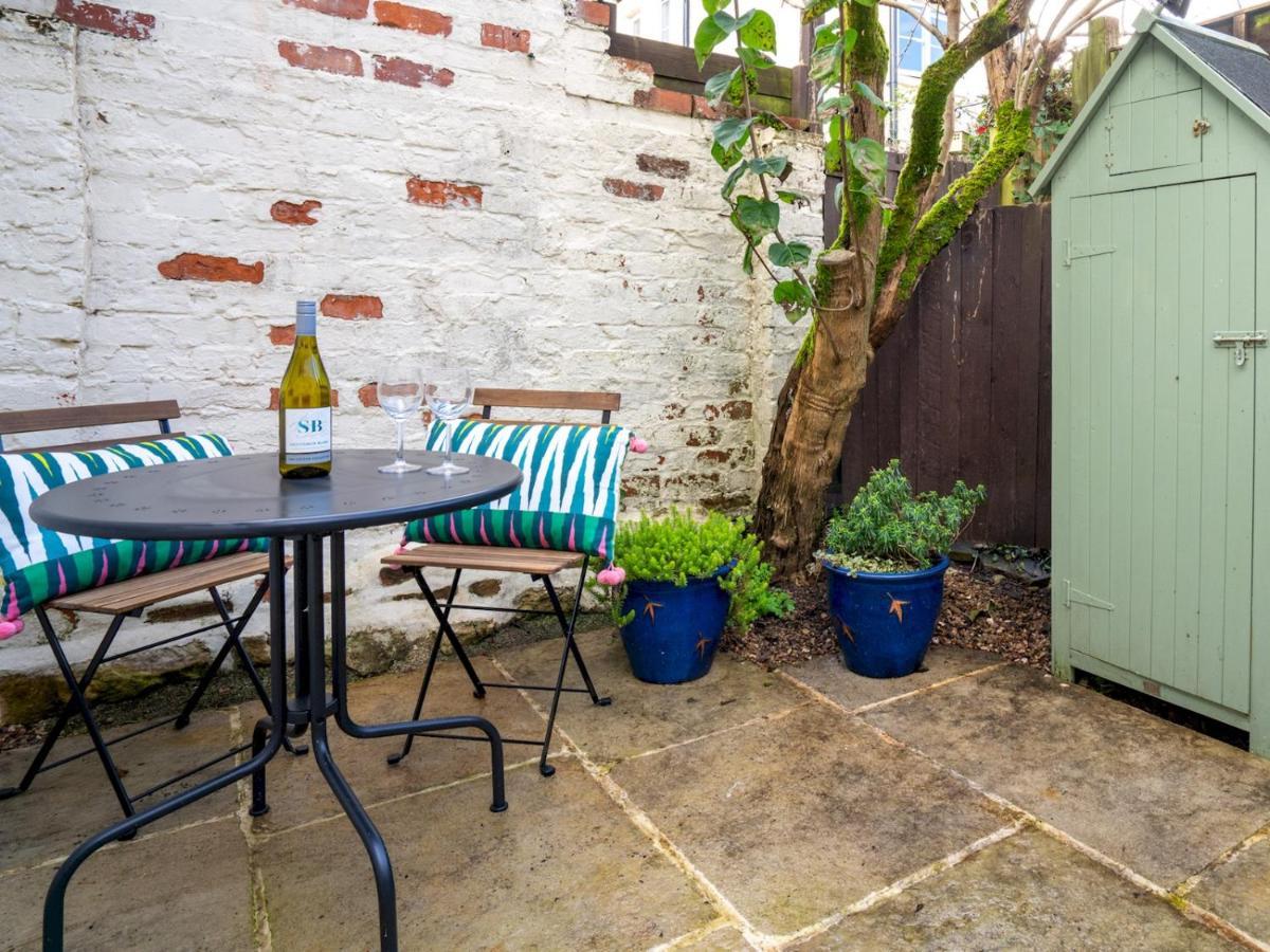 Quarry Cottage Courtyard Garden Pass The Keys Cirencester Esterno foto