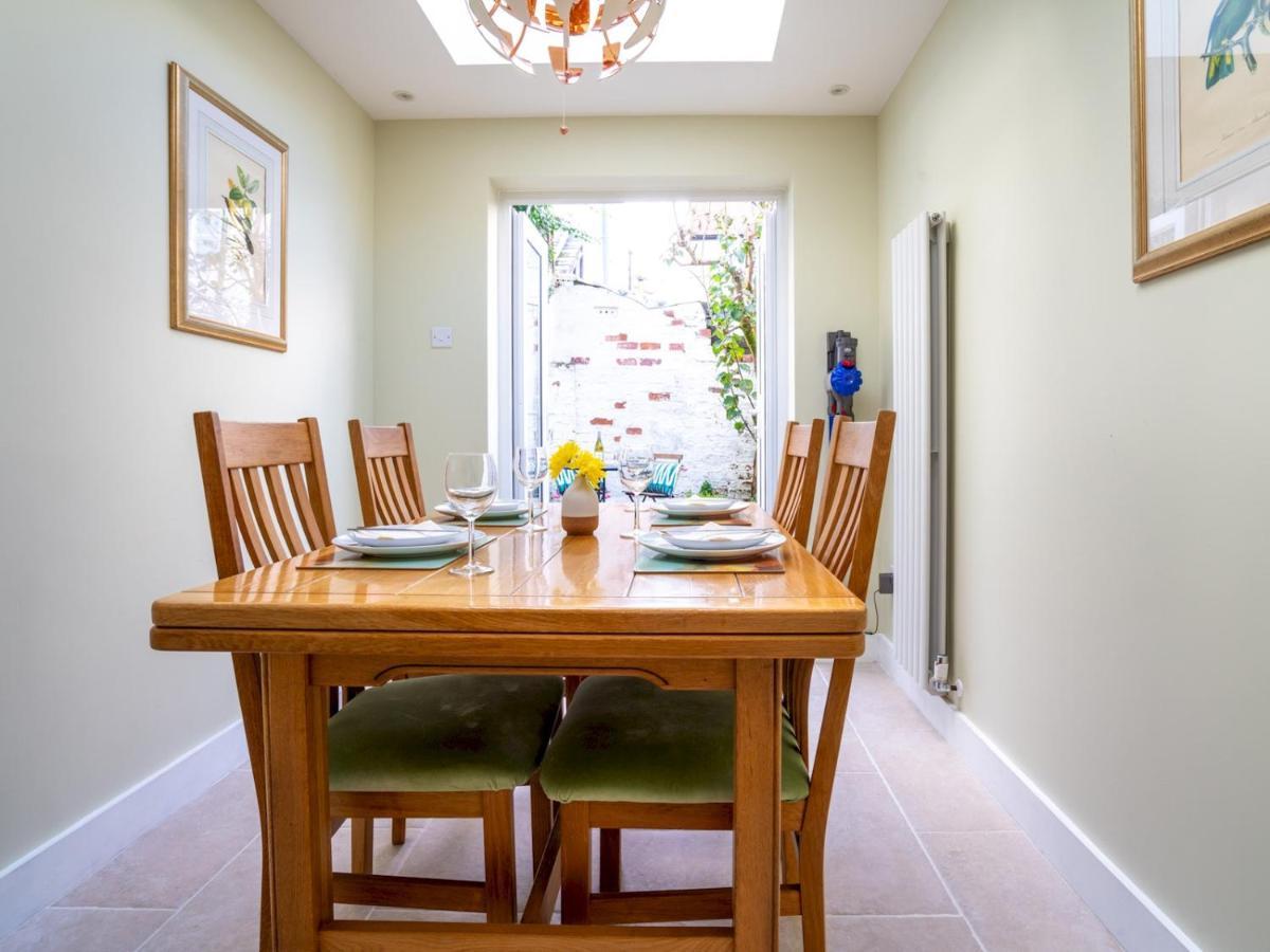 Quarry Cottage Courtyard Garden Pass The Keys Cirencester Esterno foto
